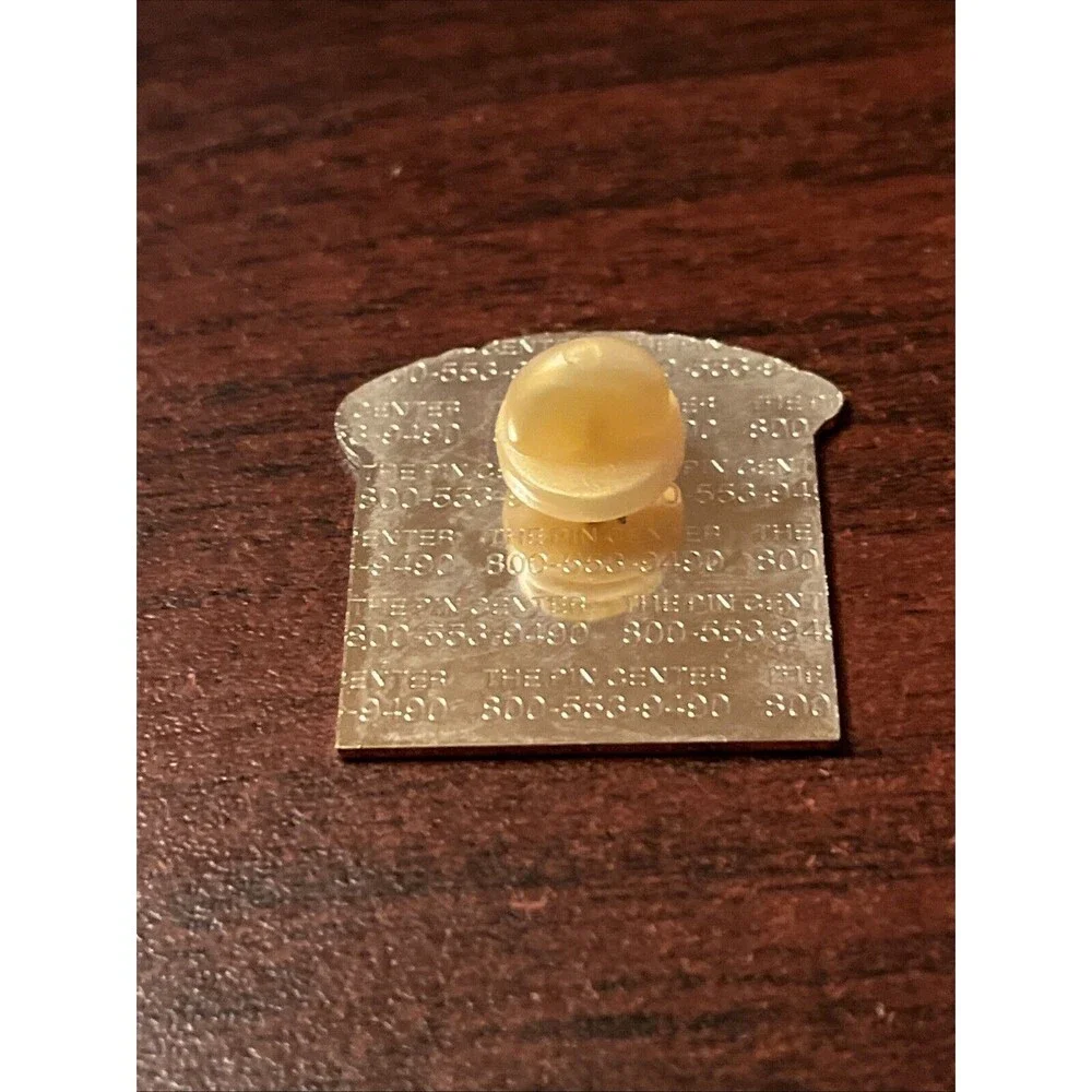 Outback Steakhouse 50 States Rhode Island Sailboat Kites‎ Lapel Hat Pin